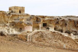Однодневный тур в каньон Капамсай, Шакпак-Ата (подземная мечеть), Акеспе (меловой каньон), долина шаров